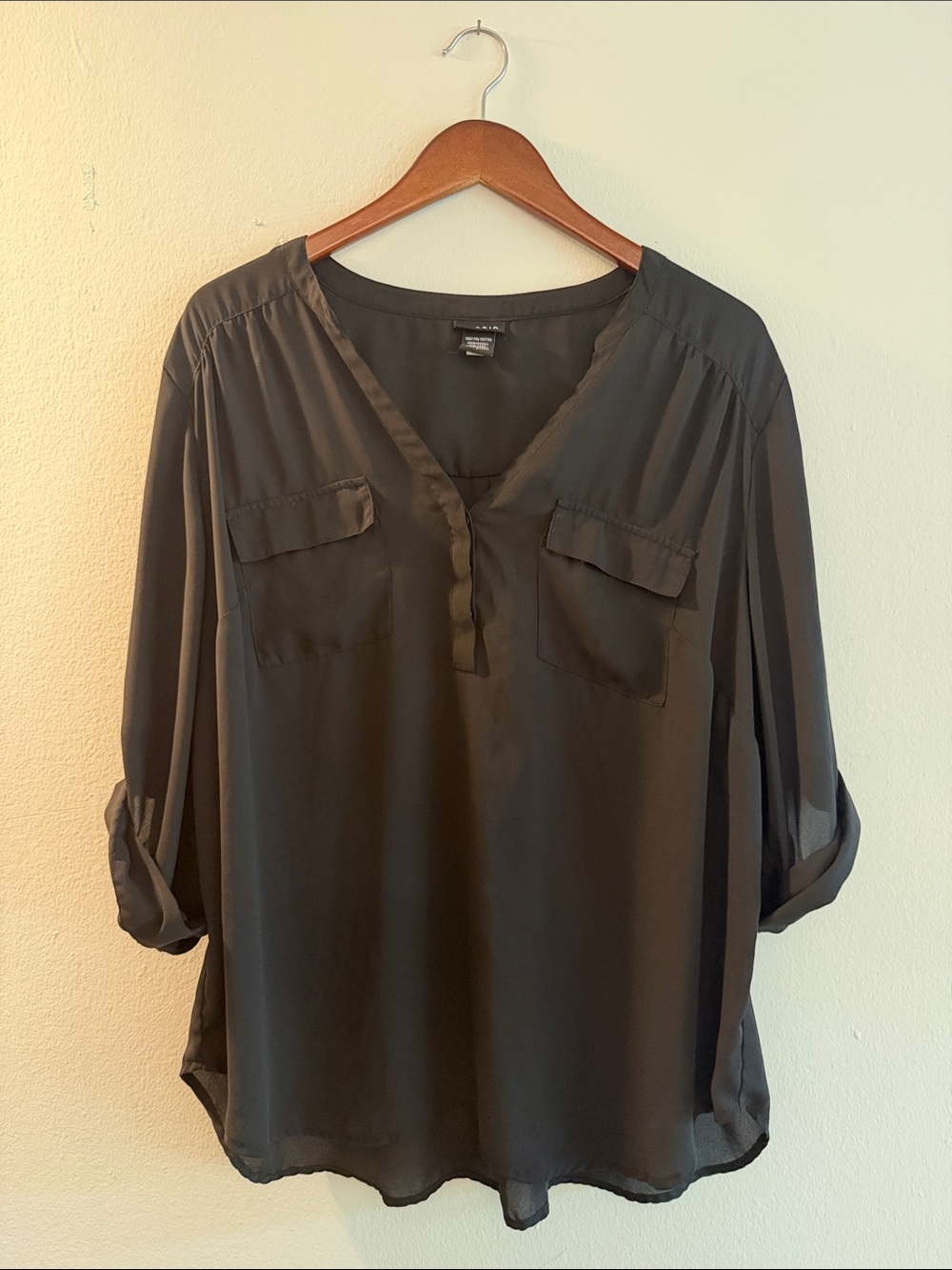 Torrid Black Women's V-Neck Blouse 3/4 length sleeves